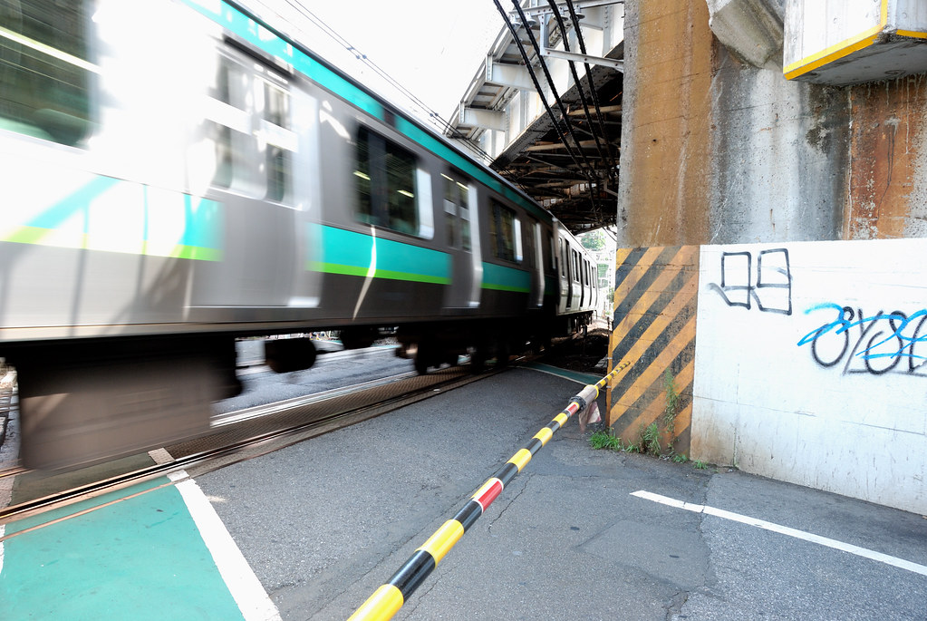 JR Joban Line E231 Series Train Going through Kanasugi Crossing