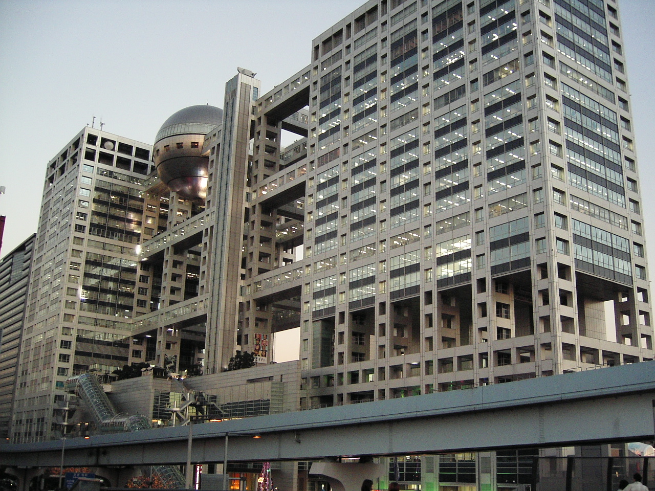 1222_100_odaiba_FujiTV