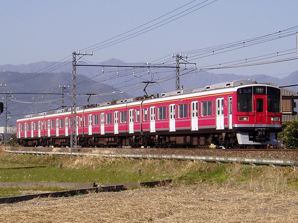 Odakyu Electric Railway Company, EMU Type 1000 (11th formation) Hakone-Tozan color.
between Kayama S