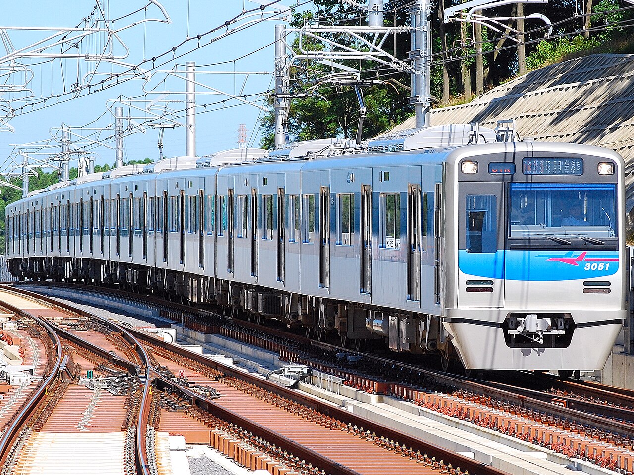 Keisei 3050 series (3000 series 7th batch) EMU at Narita Yukawa Station