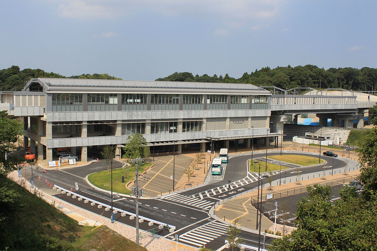 成田湯川駅