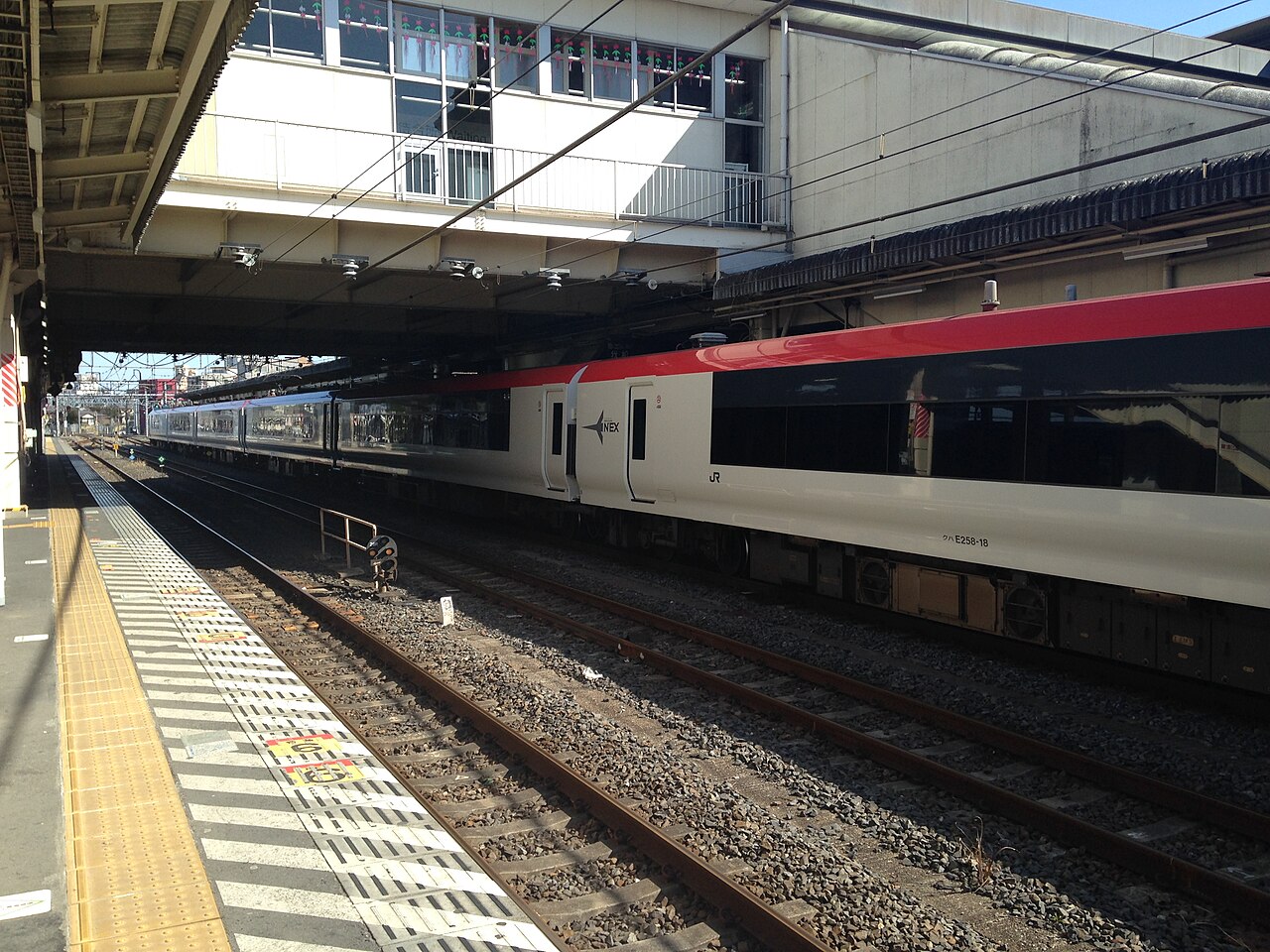 成田駅に止まる成田エクスプレス