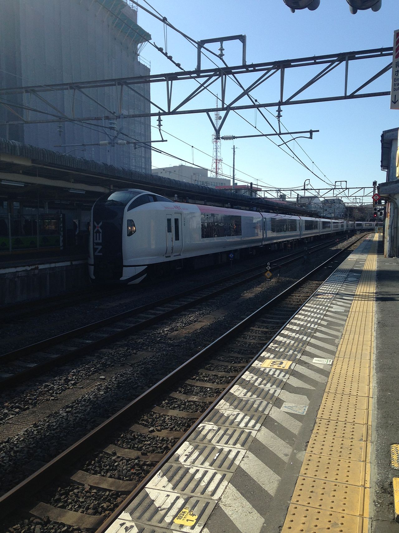 成田駅に止まる成田エクスプレス