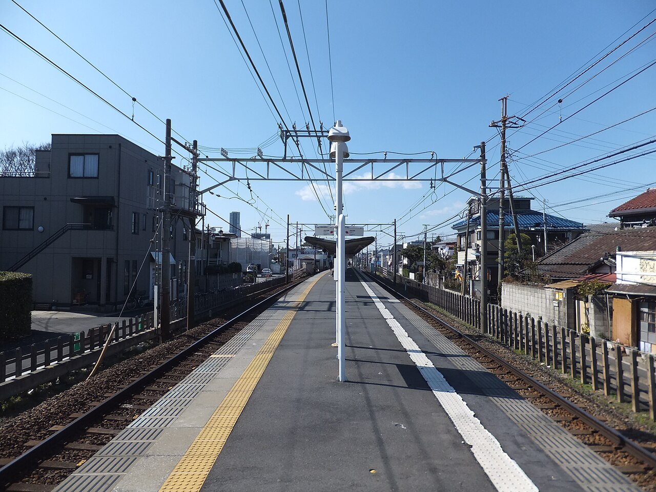 京成電鉄鬼越駅プラットホーム(京成津田沼方)