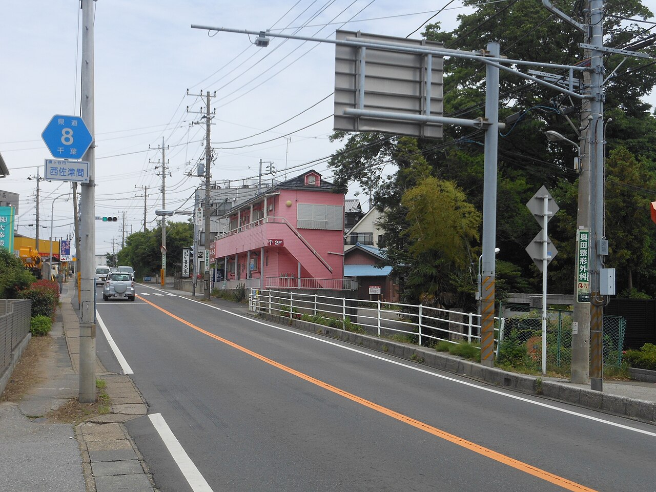 This is a scene of Chiba prefectural road No.8 Funabashi-Abiko line in Nishisatsuma, Kamagaya, Chiba