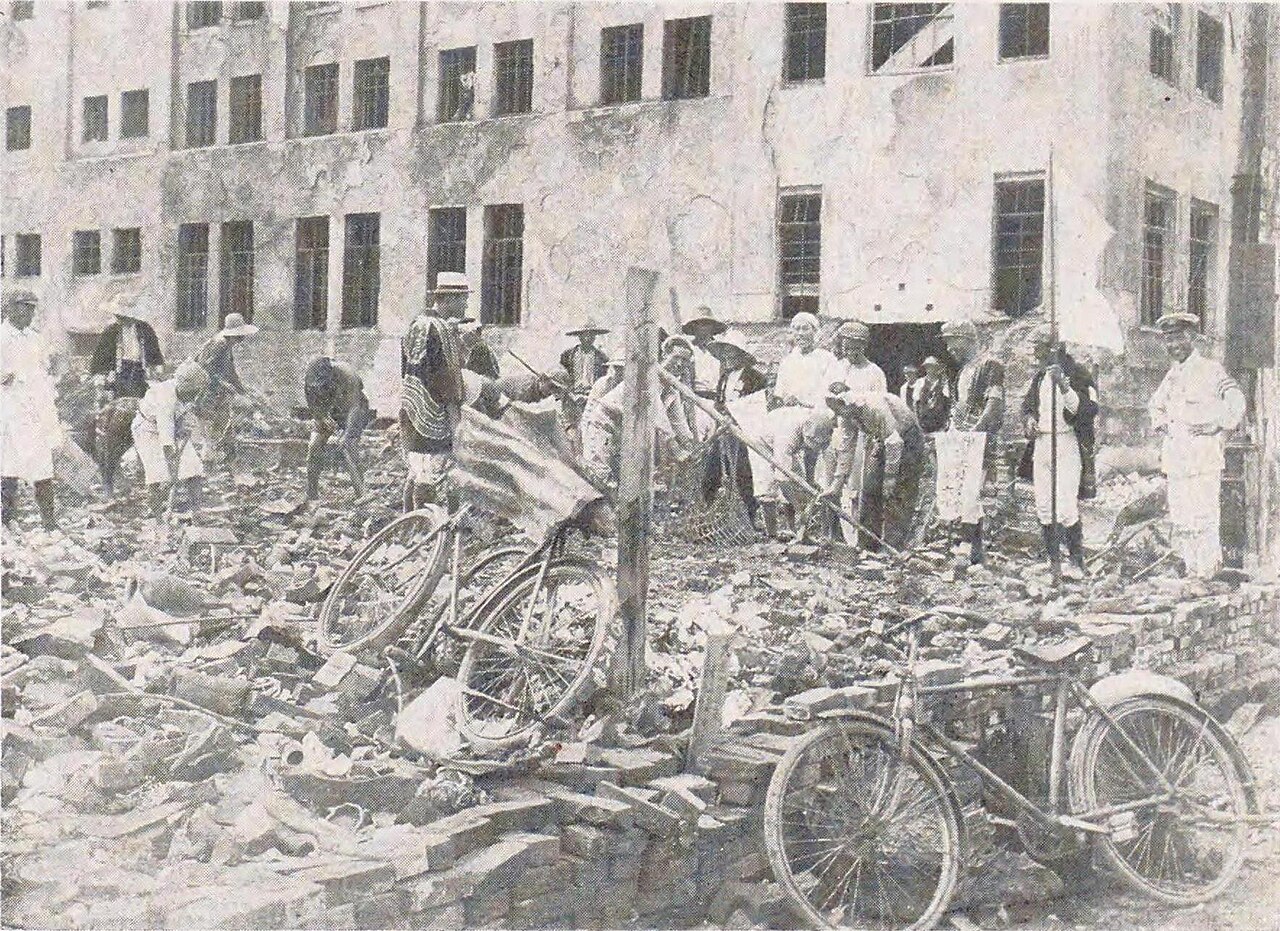 Debris disposal of ruins of fire sponsored by the Mutual Friendship Society (Soaikai) of Nissen Ente