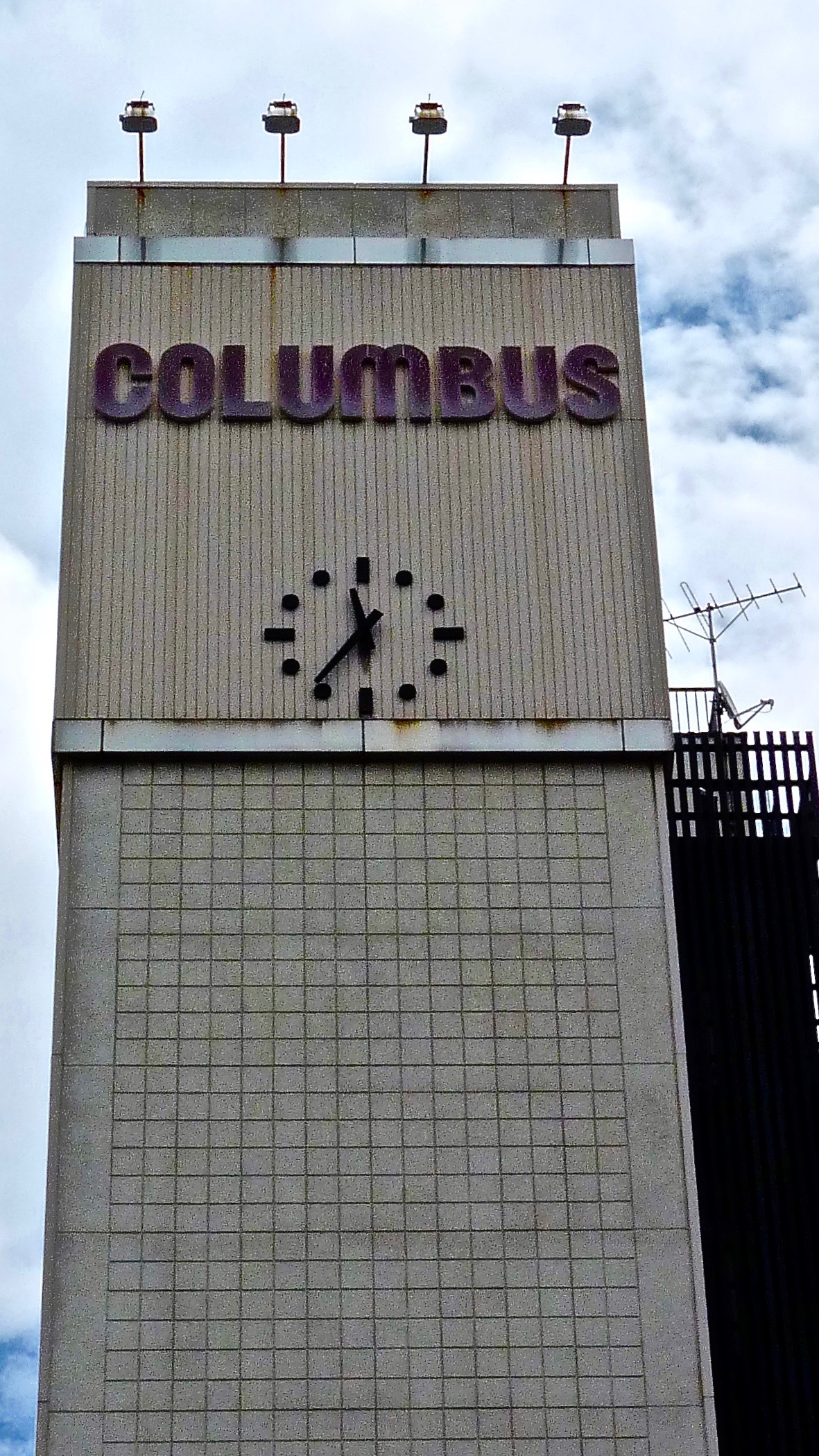 The Columbus Company コロンブス is a manufacturer of shoe polishes, shoe Care products, shoe finishing ch