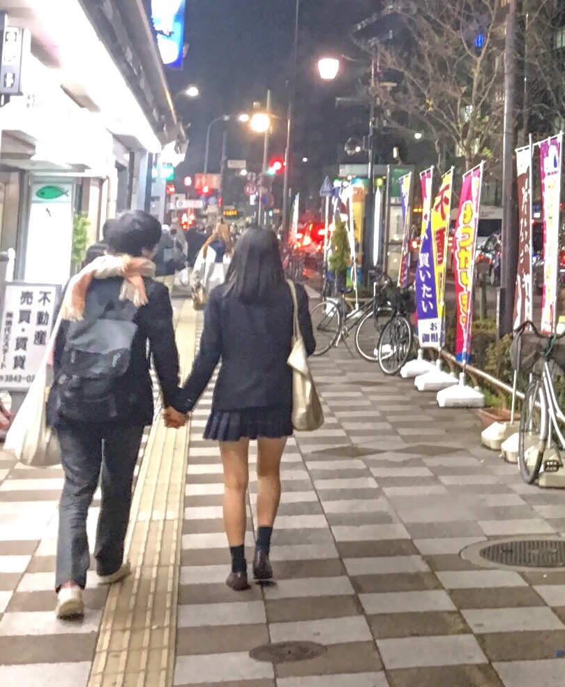 初恋? (first love?)