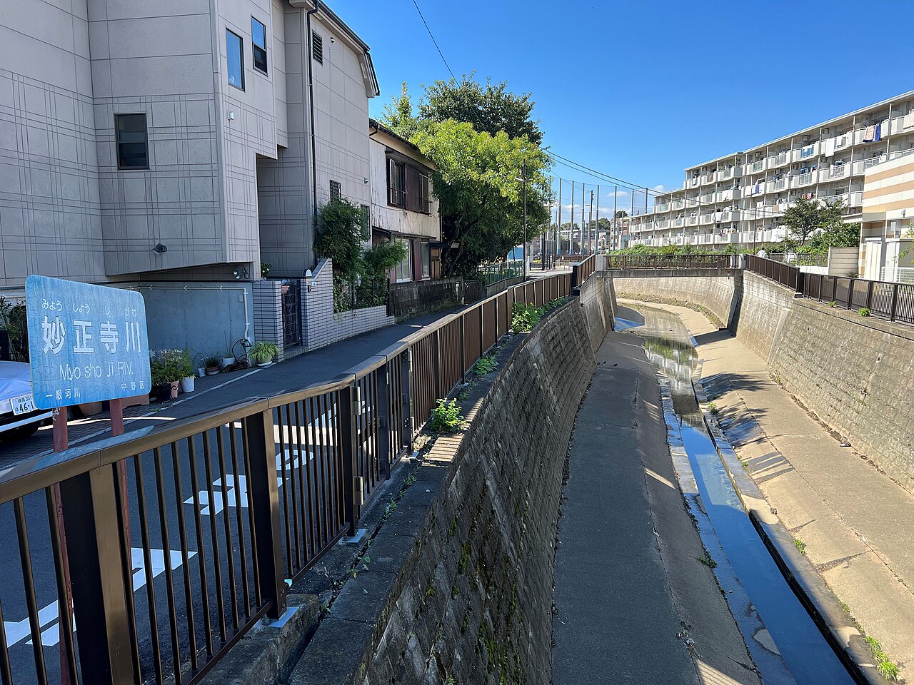 Myosho-ji river at Sagimori bridge (Tokyo, Japan)