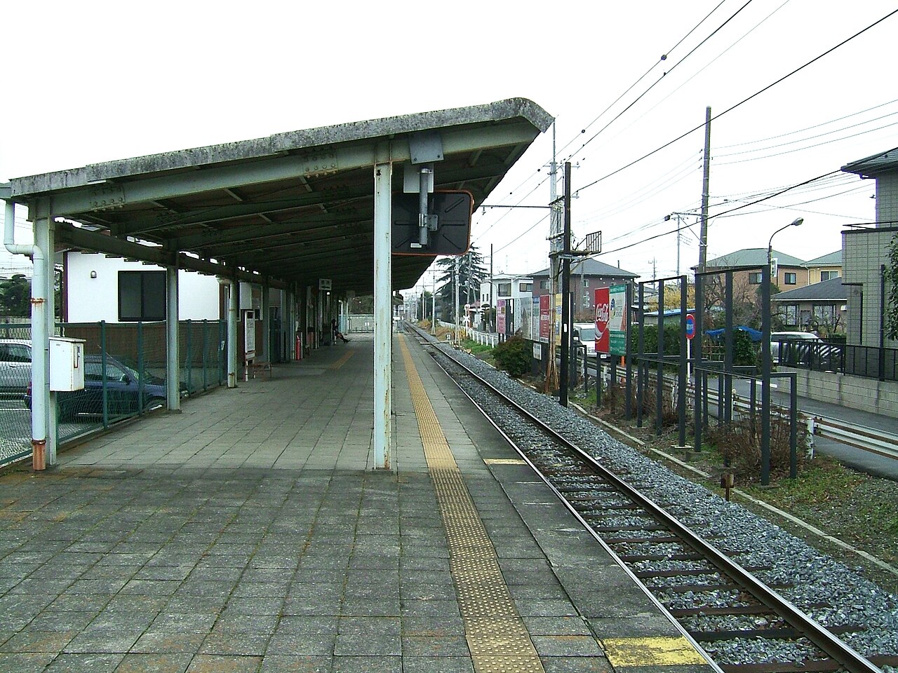 The platform at Higashi-Gyōda Station on the Chichibu Main Line in Gyōda city, Saitama Prefecture, J