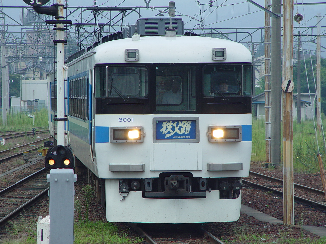 Chichibu Railway 3000 series EMU set 3001 approaching Yorii Station on an eastbound Chichibuji expre